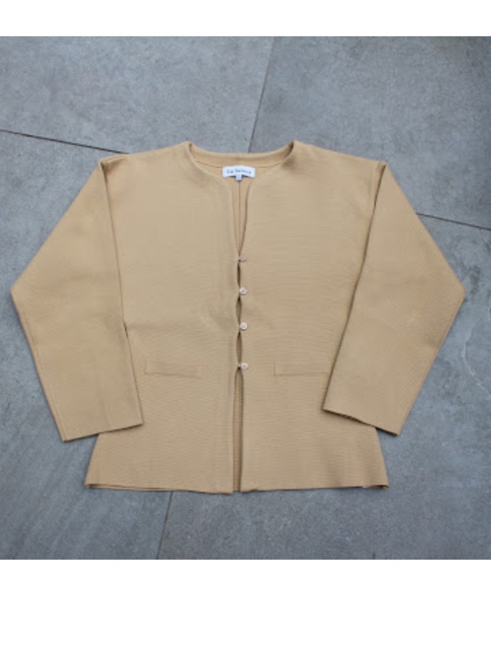 En Saison size small Beige Knit Button-Front Top